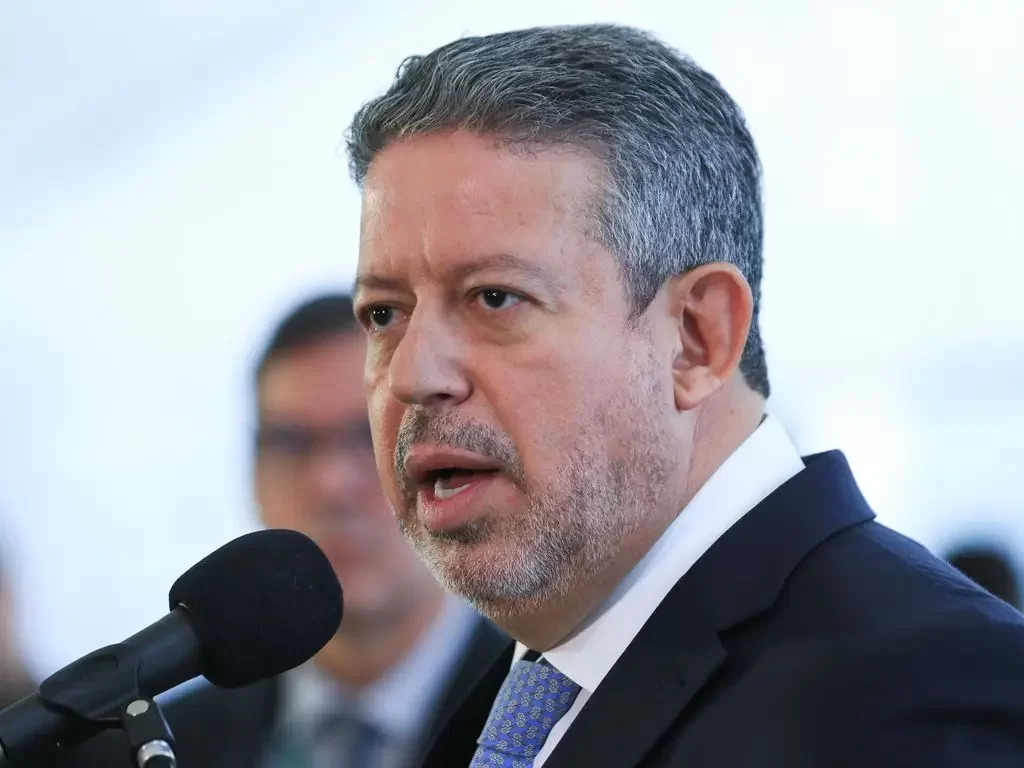 Arcabouço fiscal será votado na próxima semana, diz Lira