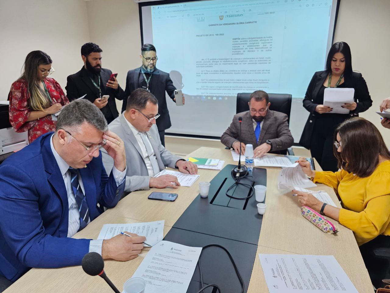 Comissão de Constituição, Justiça e Redação da CMM aprova oito Projetos de Lei em reunião nesta quarta