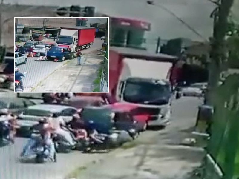 Caminhão invade contramão e arrasta carros em Manaus