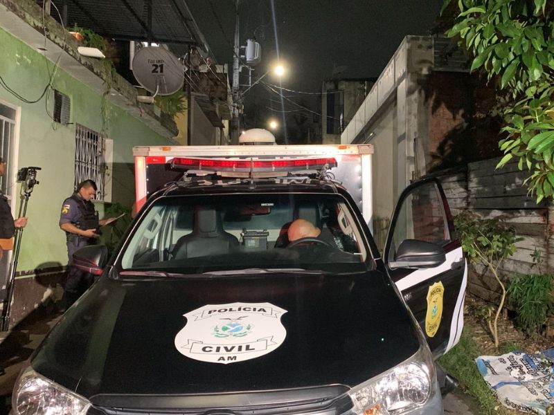 Homem é morto degolado e com facadas na cabeça em Manaus