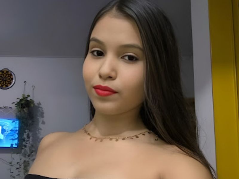 Jovem de 18 anos é atropelada enquanto usava o celular