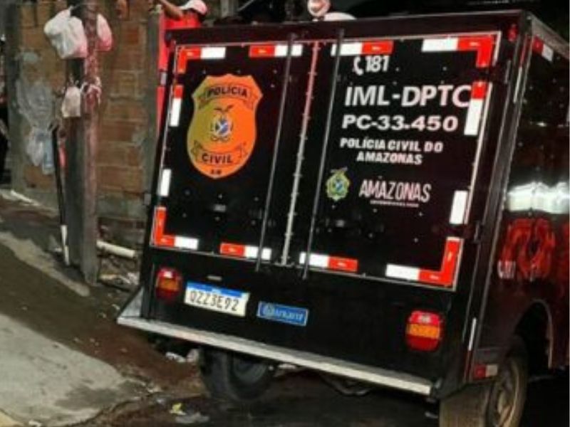Facção executa homem e manda recado para traidores em Manaus: 'x9 é sal'