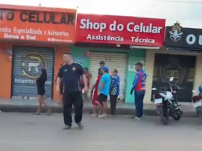 Homem é brutalmente agredido a pauladas próximo a policlínica em Itacoatiara