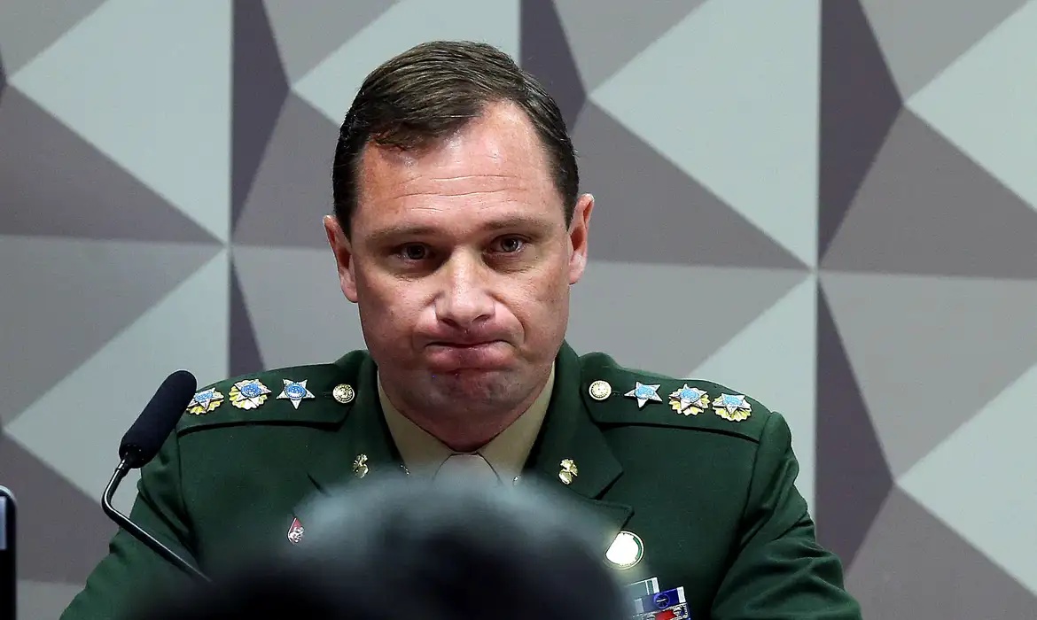 Mauro Cid é preso por determinação do STF