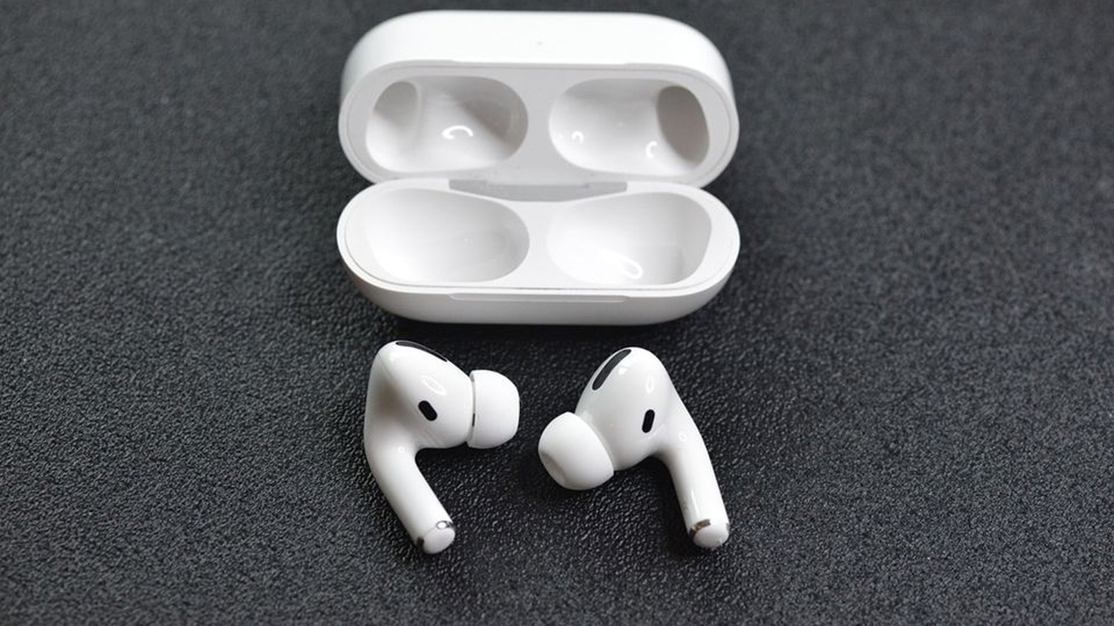 Como usar dois ou mais fones na TV? Entenda