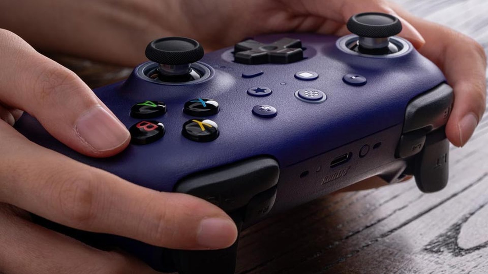Controles gamers em oferta: Nintendo Pro, Dualshock 4, Logitech F310 e mais