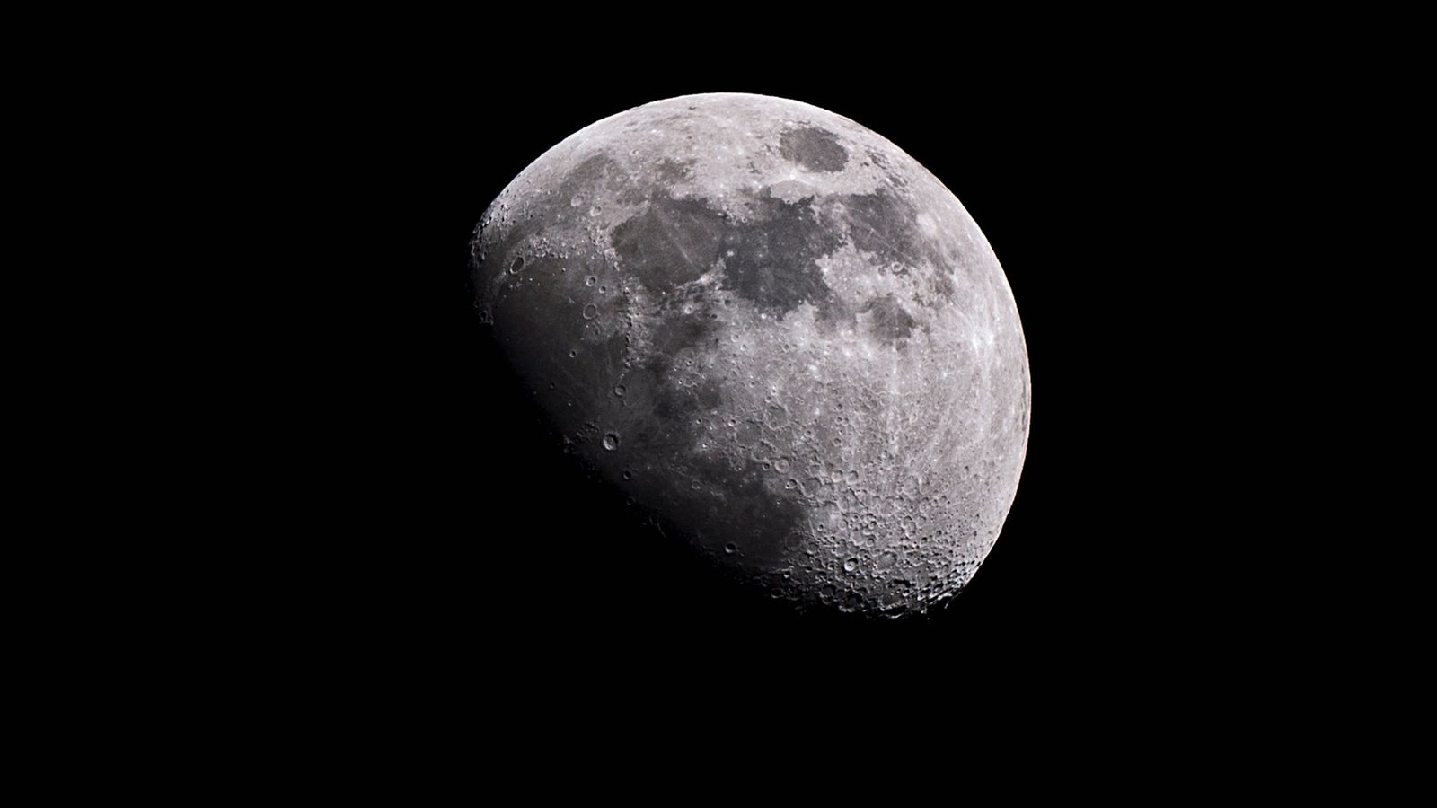 NASA anuncia missão tripulada à Lua para fevereiro de 2026