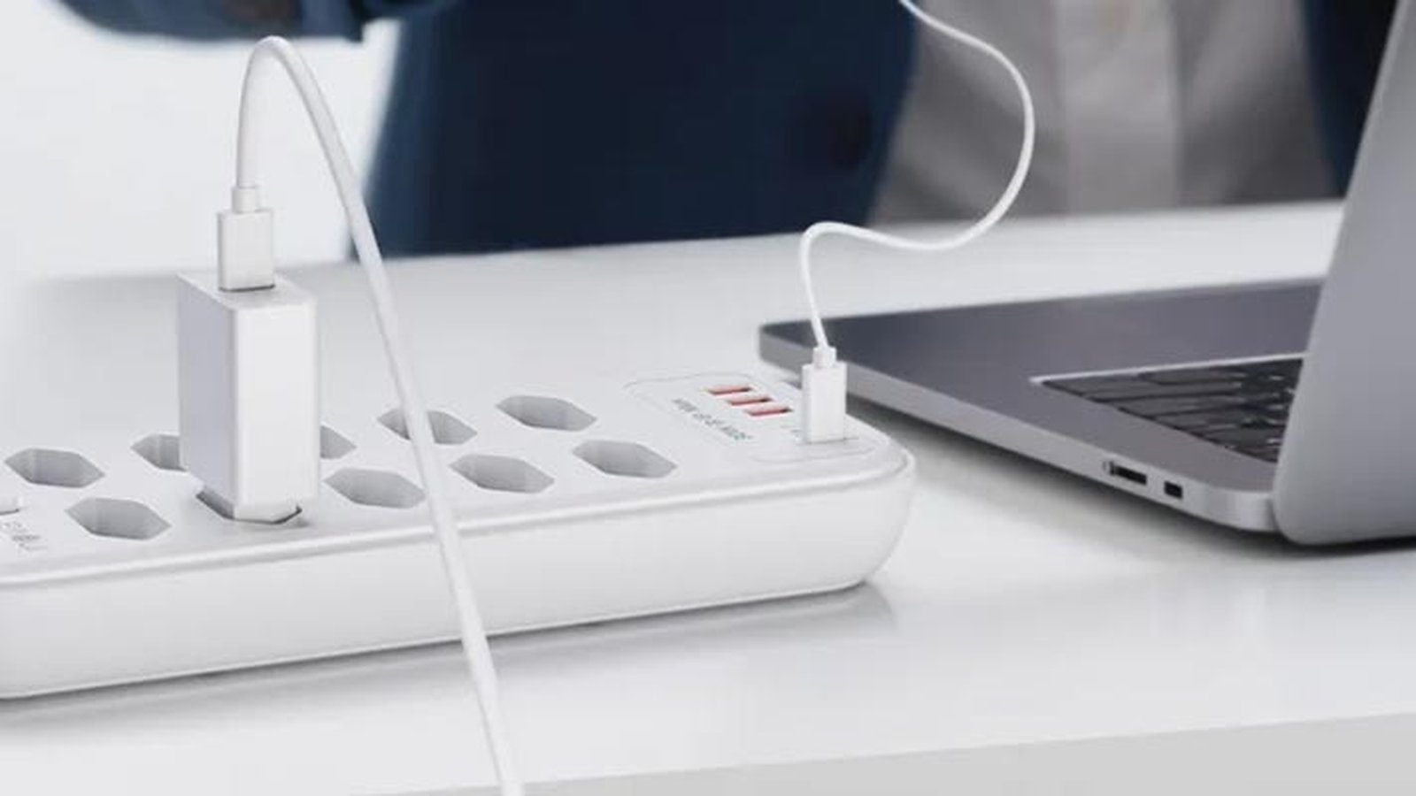 Protetores de descarga elétrica: confira tomadas, filtros de linha e mais em oferta